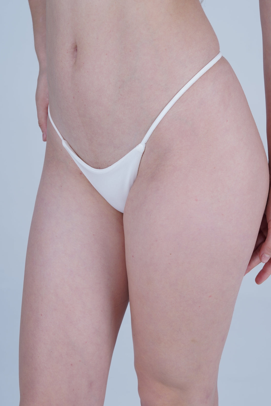 AXTZH Elegant Women’s Thong with Soft Fabric Finish and Decorative Bow Touch XTHGRBAL9808IJ-WHITE